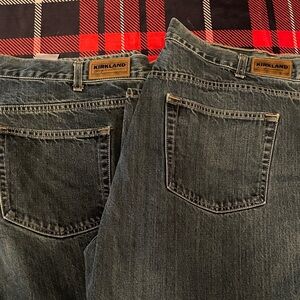 Kirkland Signature Men's Dark Wash Relaxed Jeans